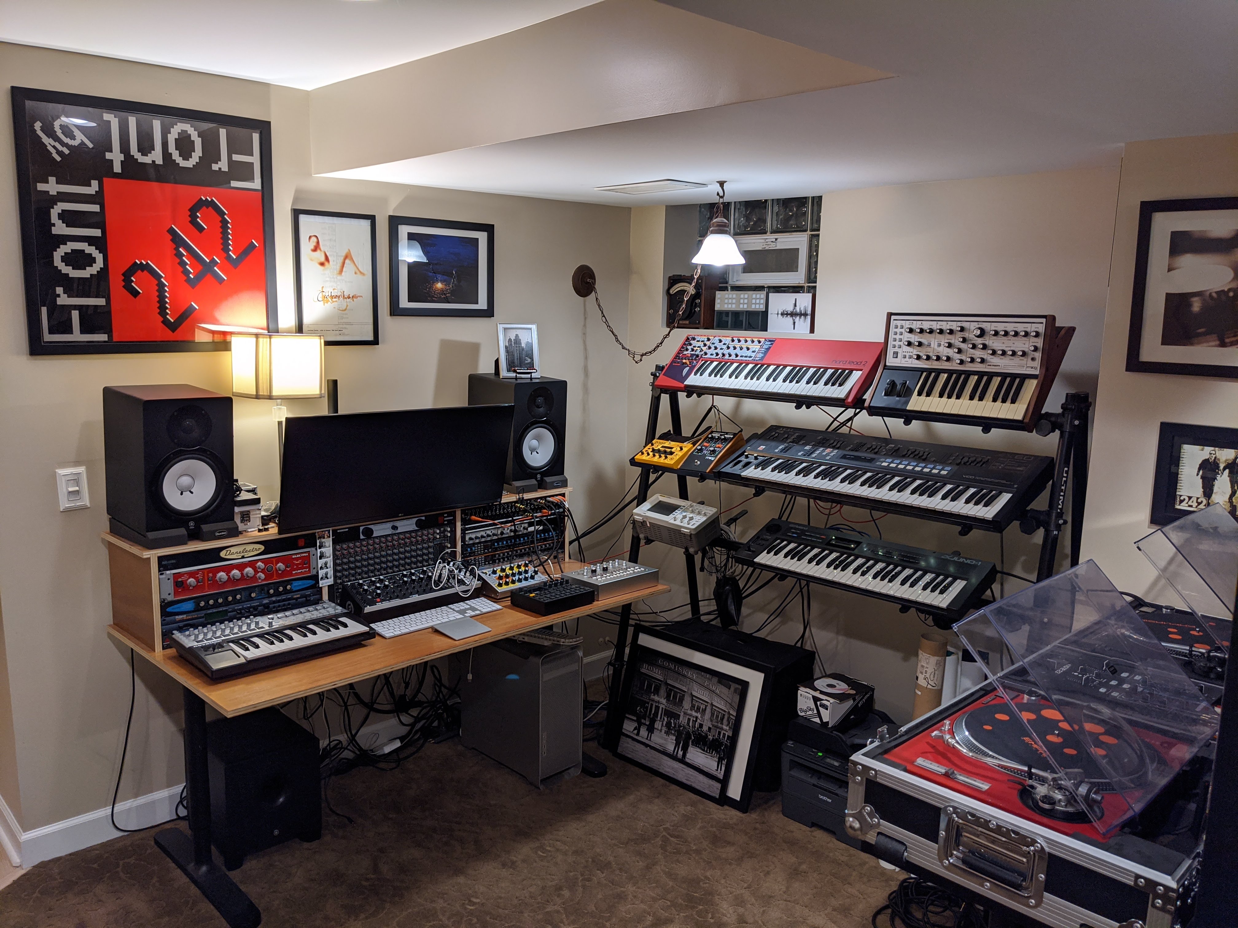 My favorite 9' x 7' area of the basement : r/MusicBattlestations